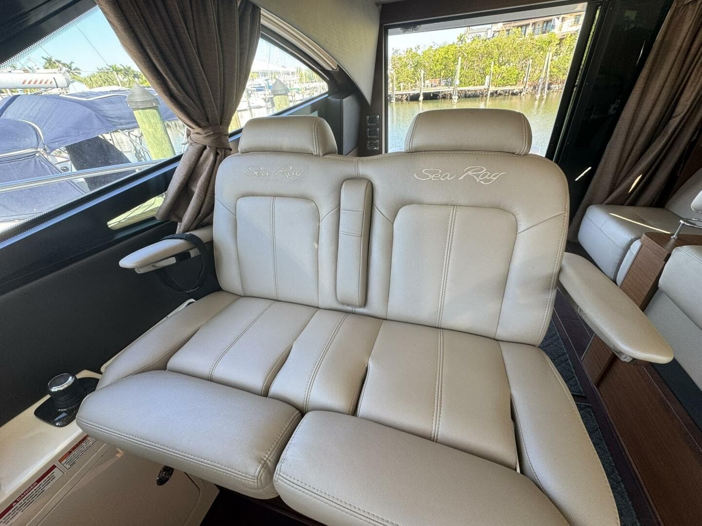 2016 Sea Ray 470 Sundancer — photo 6