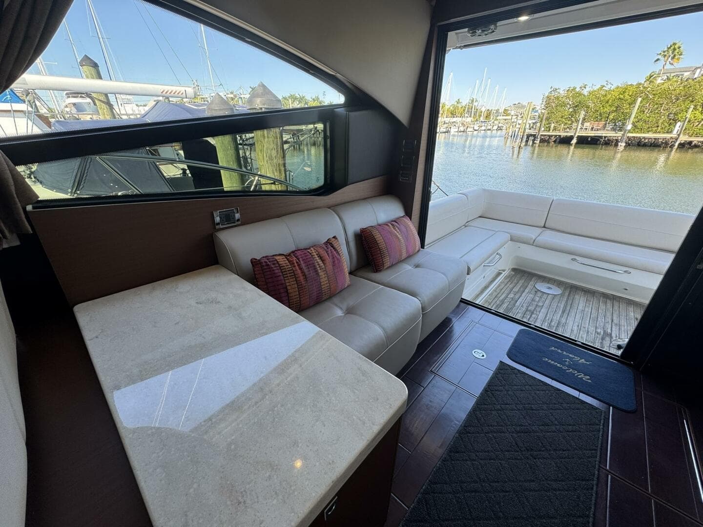 2016 Sea Ray 470 Sundancer — photo 25