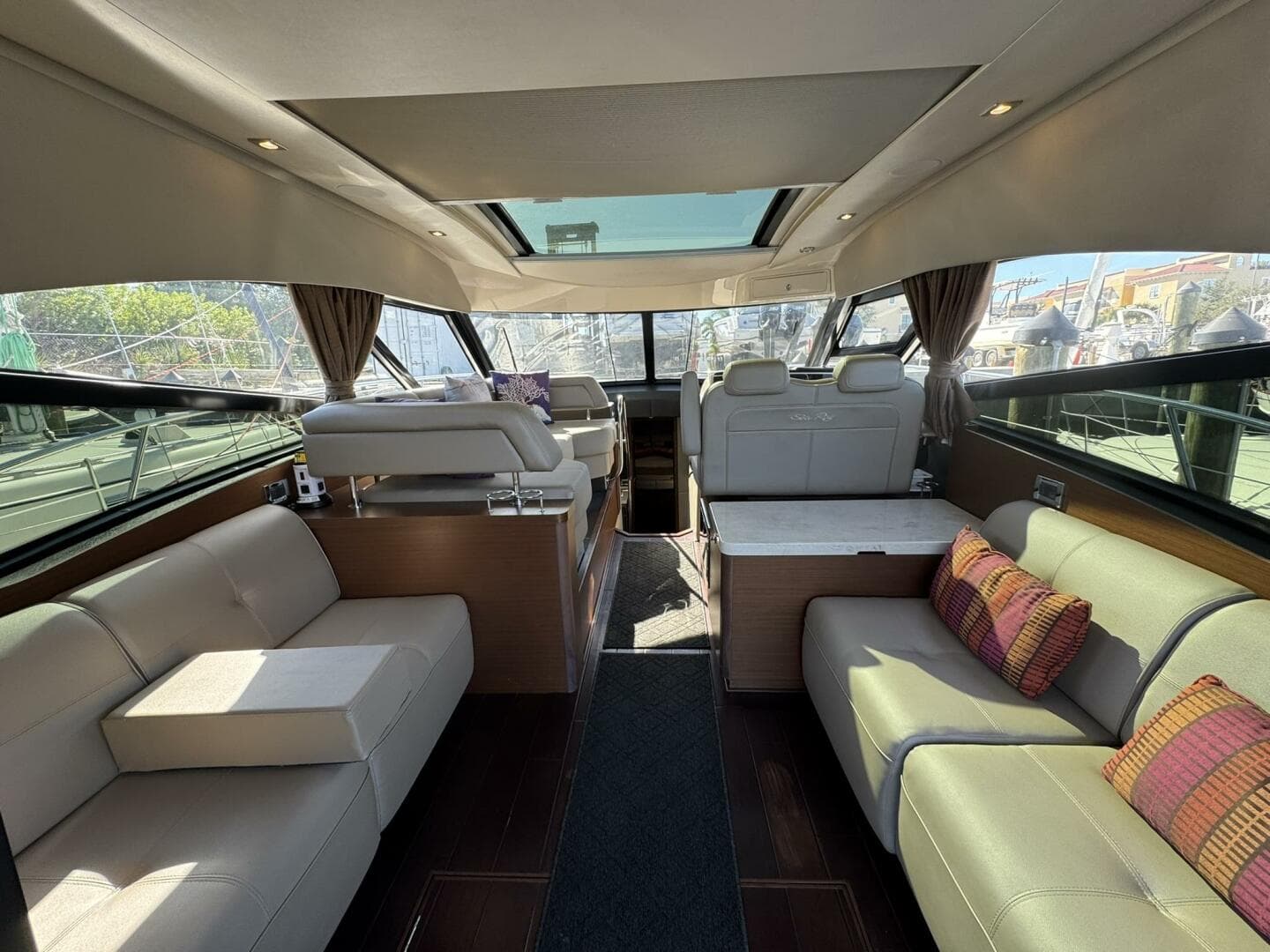 2016 Sea Ray 470 Sundancer — photo 3