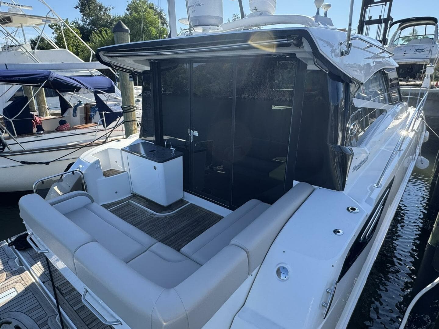 2016 Sea Ray 470 Sundancer — photo 31