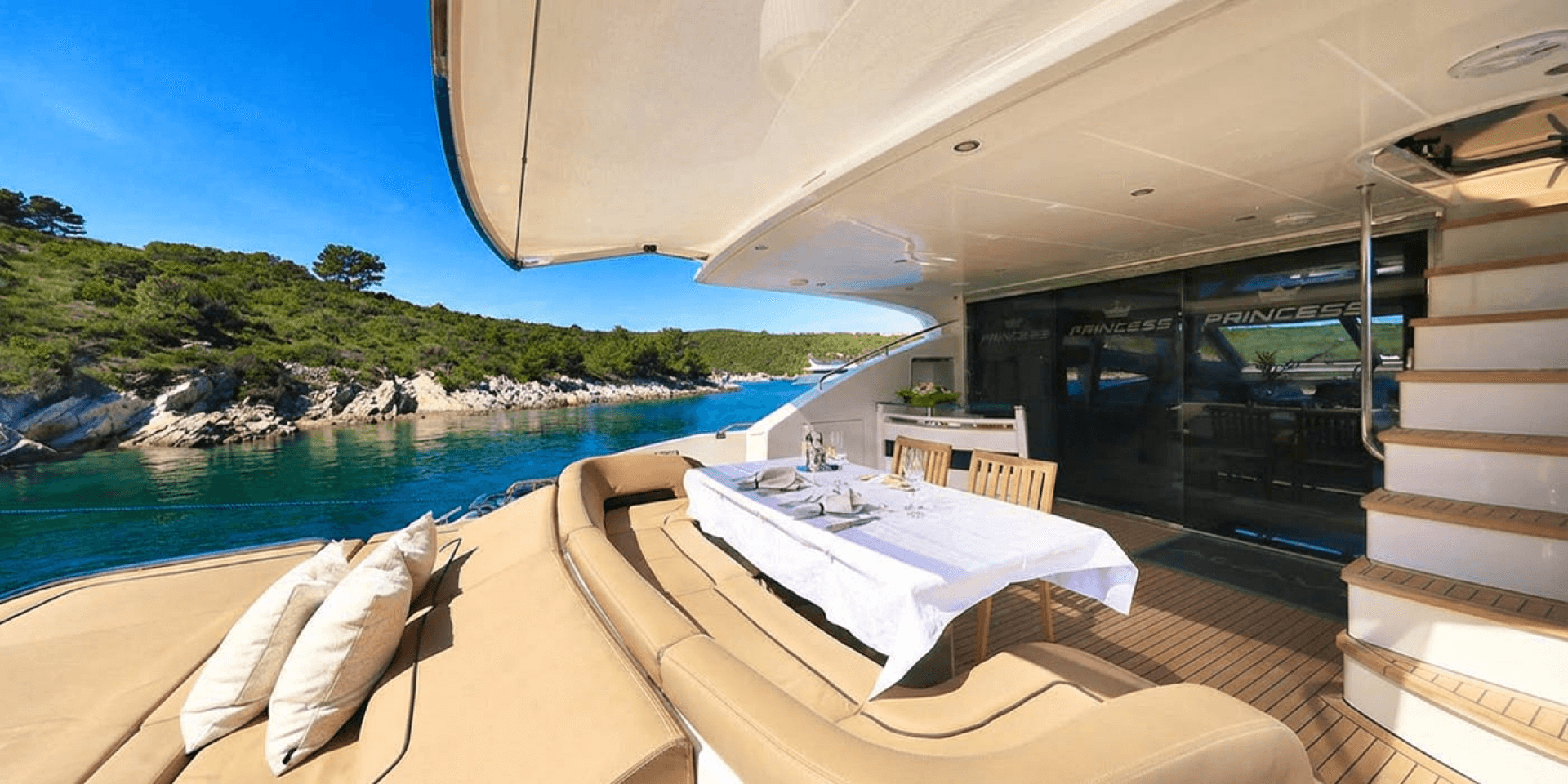 2011 Princess Yachts Princess V85 — photo 14