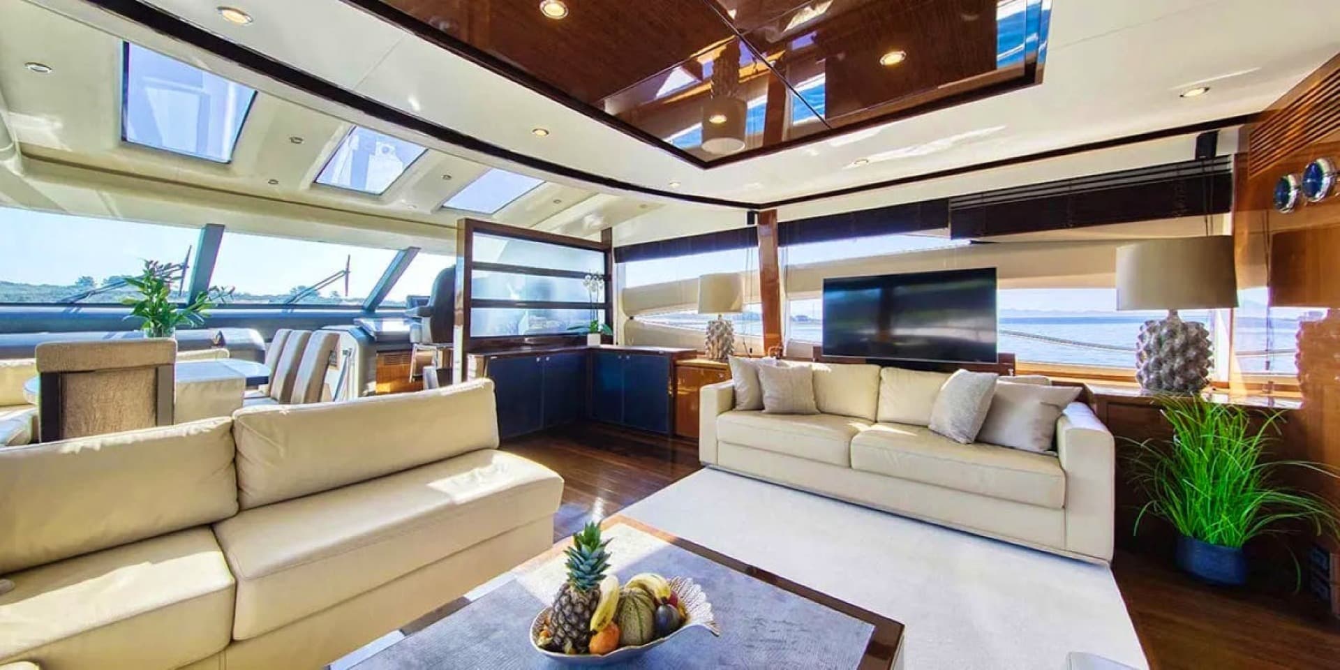 2011 Princess Yachts Princess V85 — photo 4