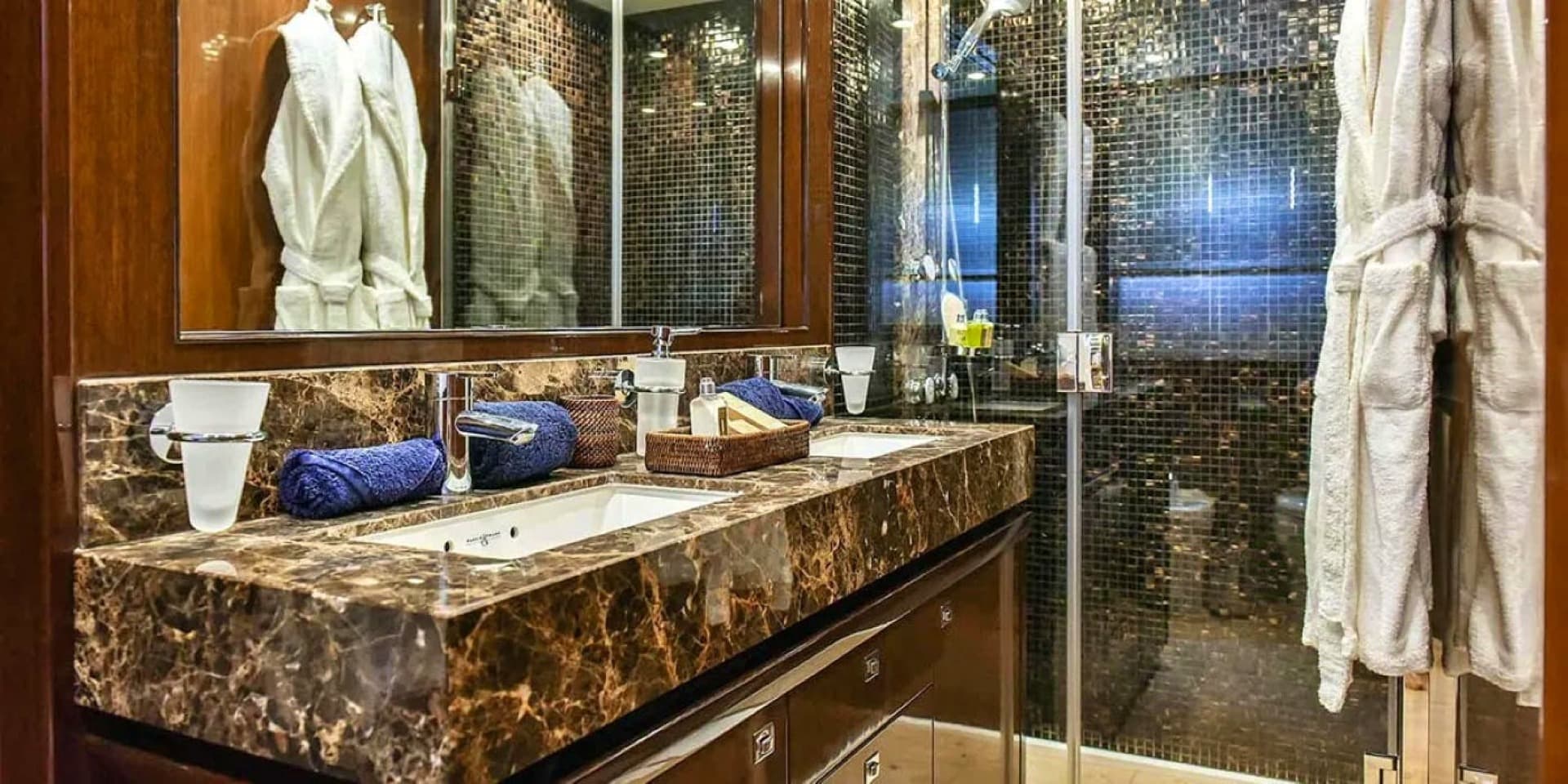 2011 Princess Yachts Princess V85 — photo 10