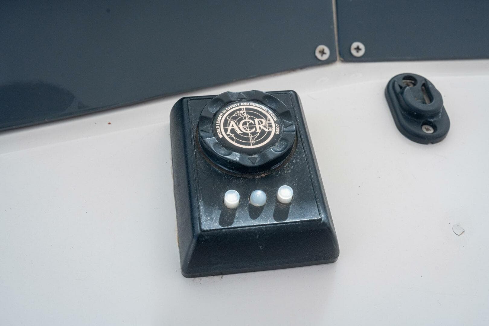 2005 Cabo 40 Express — photo 23