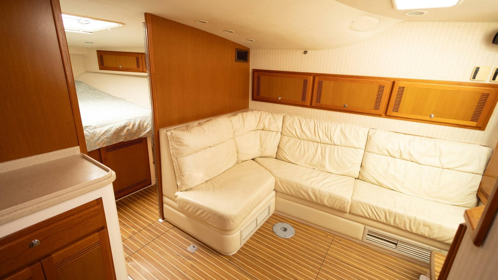 2005 Cabo 40 Express — photo 46