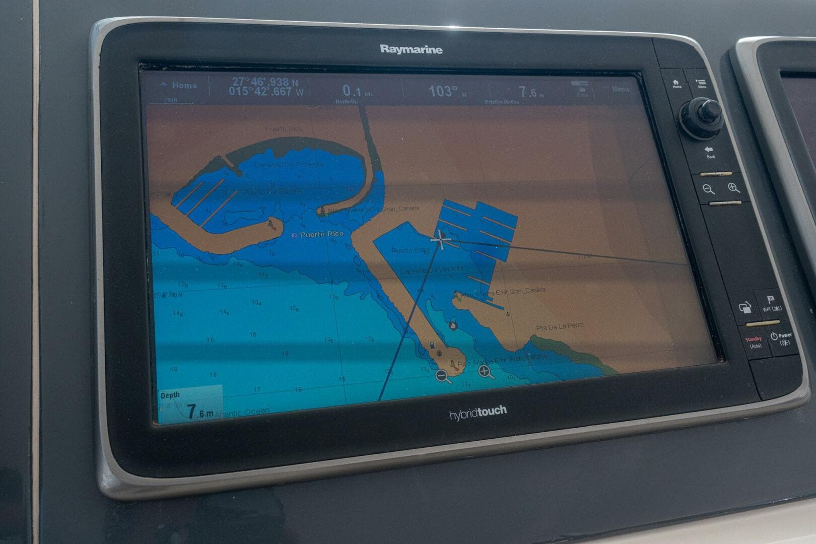 2005 Cabo 40 Express — photo 20