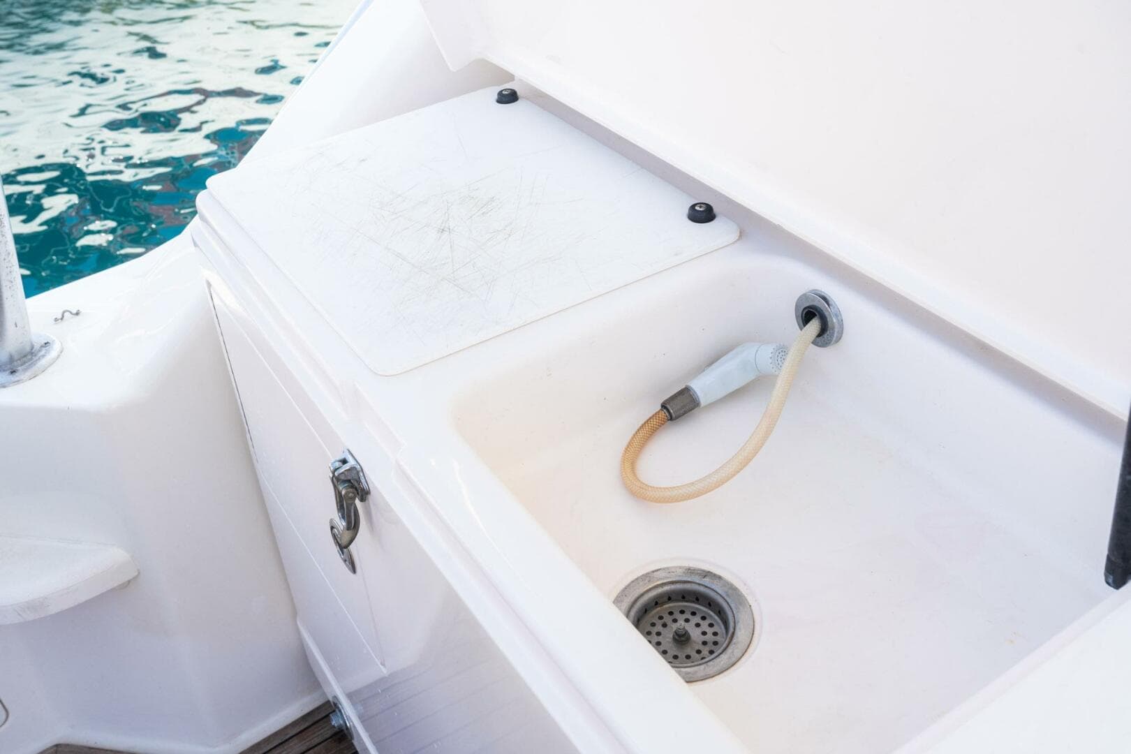 2005 Cabo 40 Express — photo 48