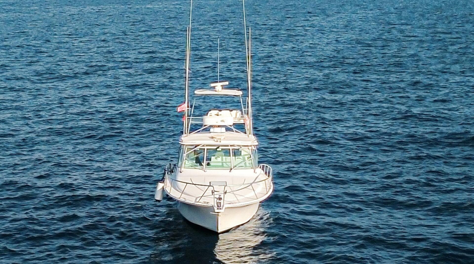 2005 Cabo 40 Express — photo 14