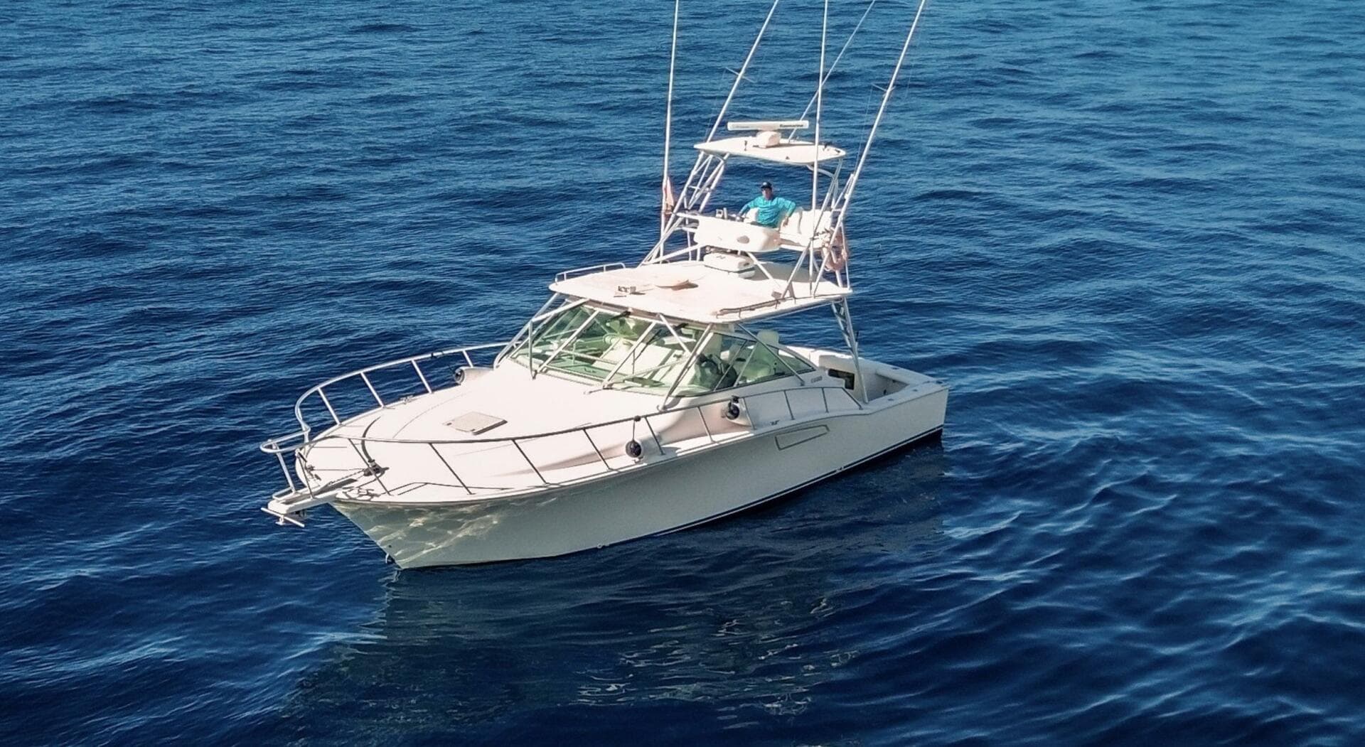 2005 Cabo 40 Express — photo 9