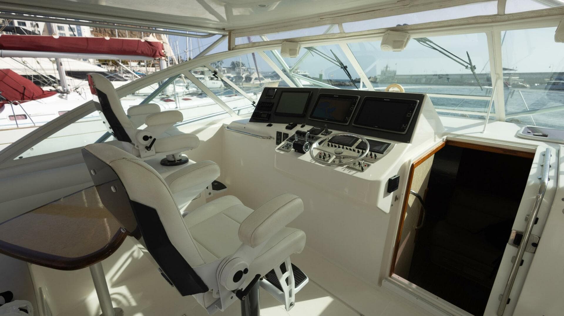 2005 Cabo 40 Express — photo 16