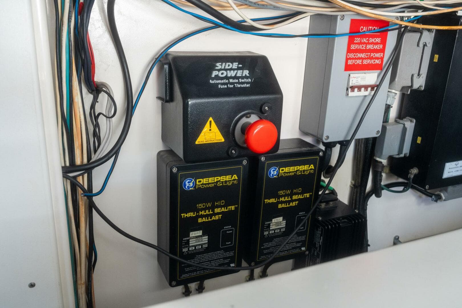 2005 Cabo 40 Express — photo 56