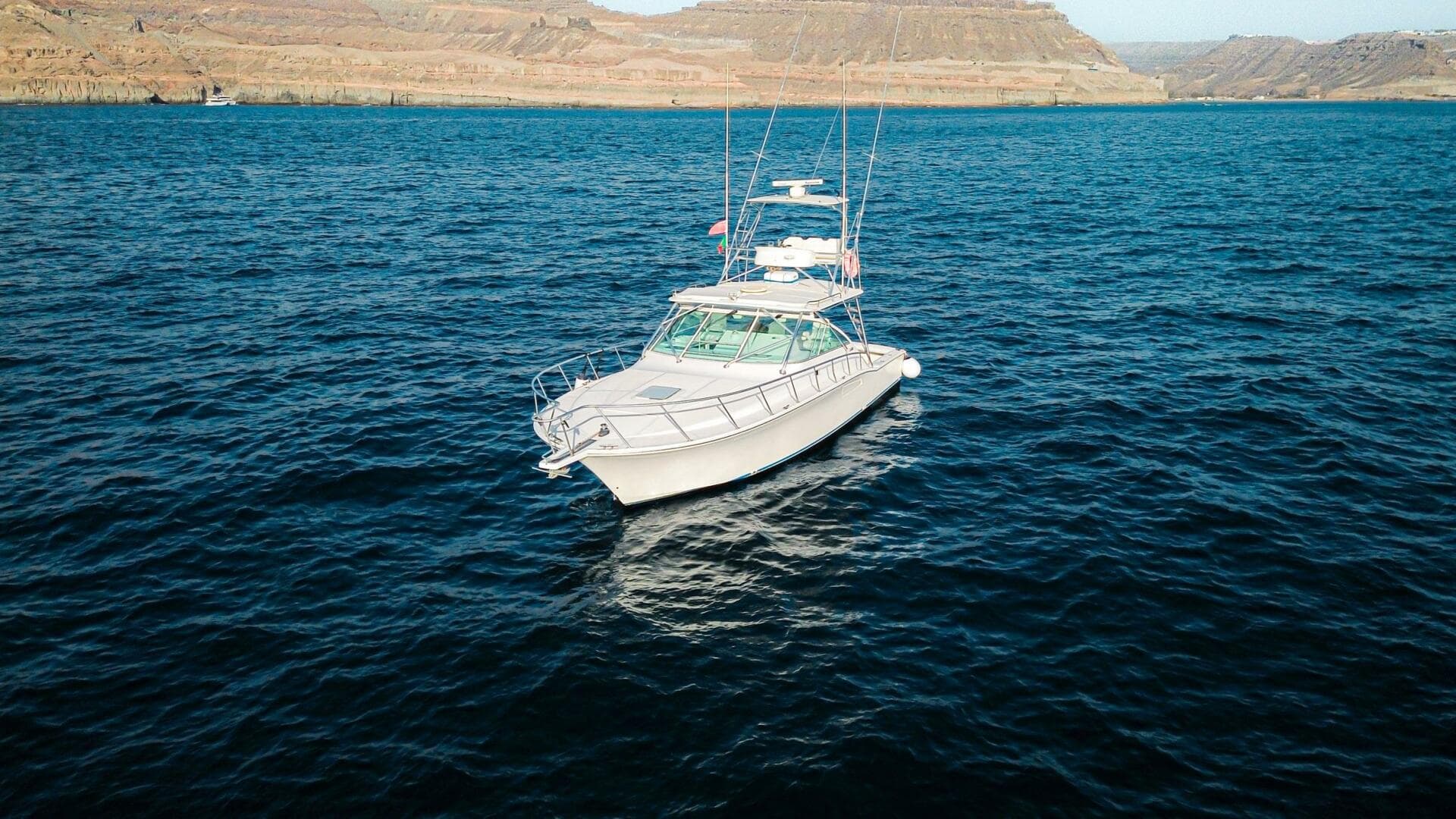 2005 Cabo 40 Express — photo 13