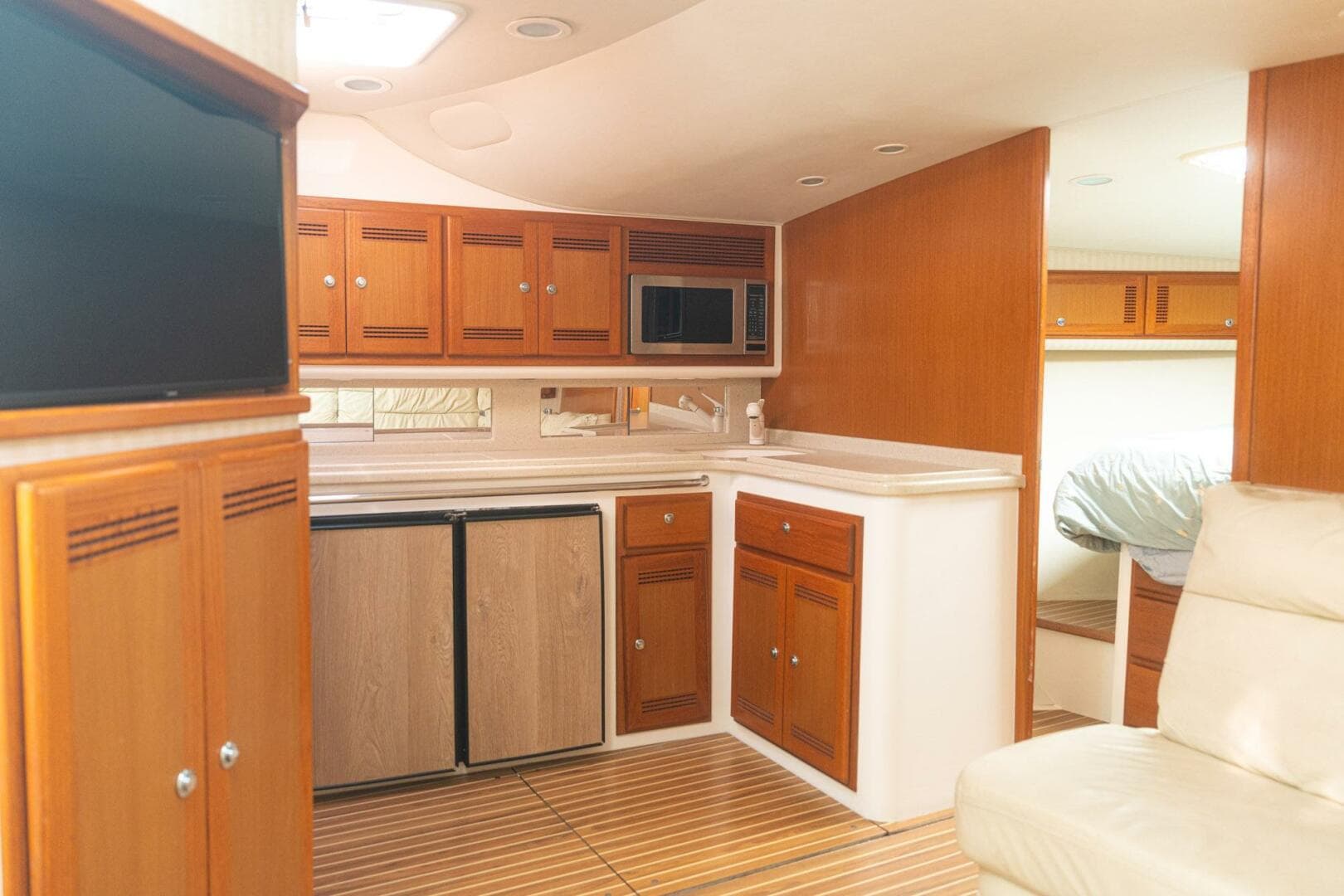 2005 Cabo 40 Express — photo 30