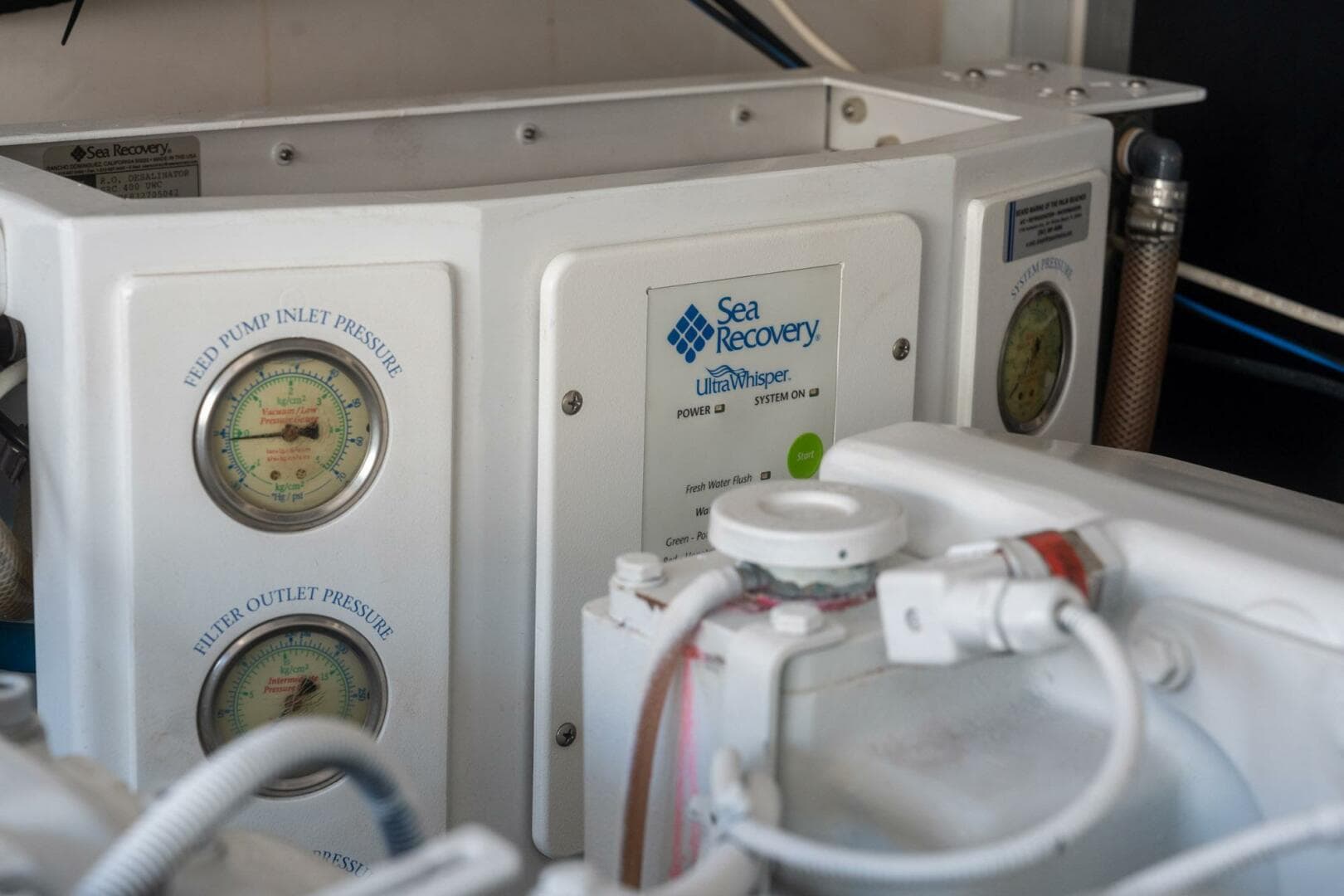 2005 Cabo 40 Express — photo 52