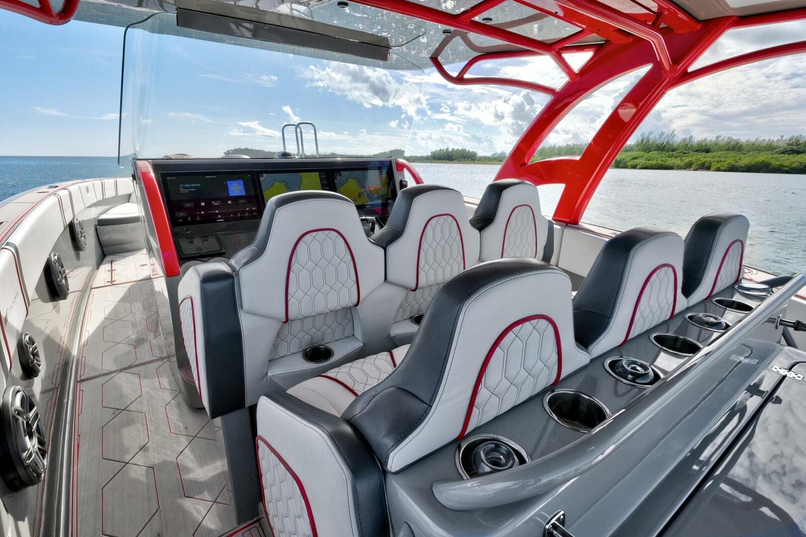 2023 Midnight Express 43 Open — photo 23