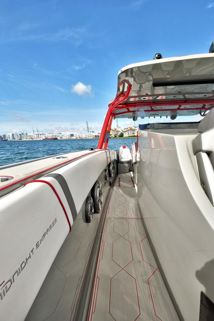 2023 Midnight Express 43 Open — photo 20