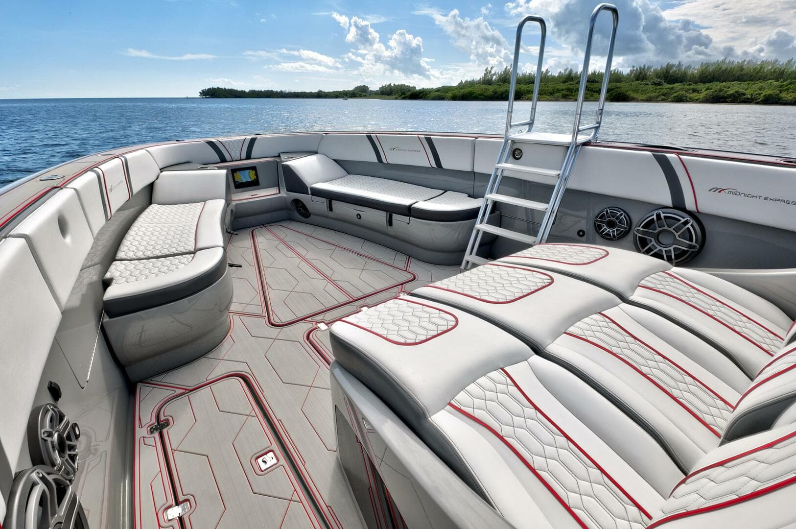 2023 Midnight Express 43 Open — photo 13