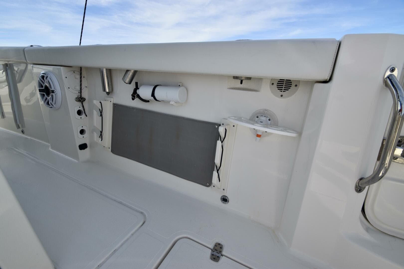 2022 Pursuit S358 — photo 56