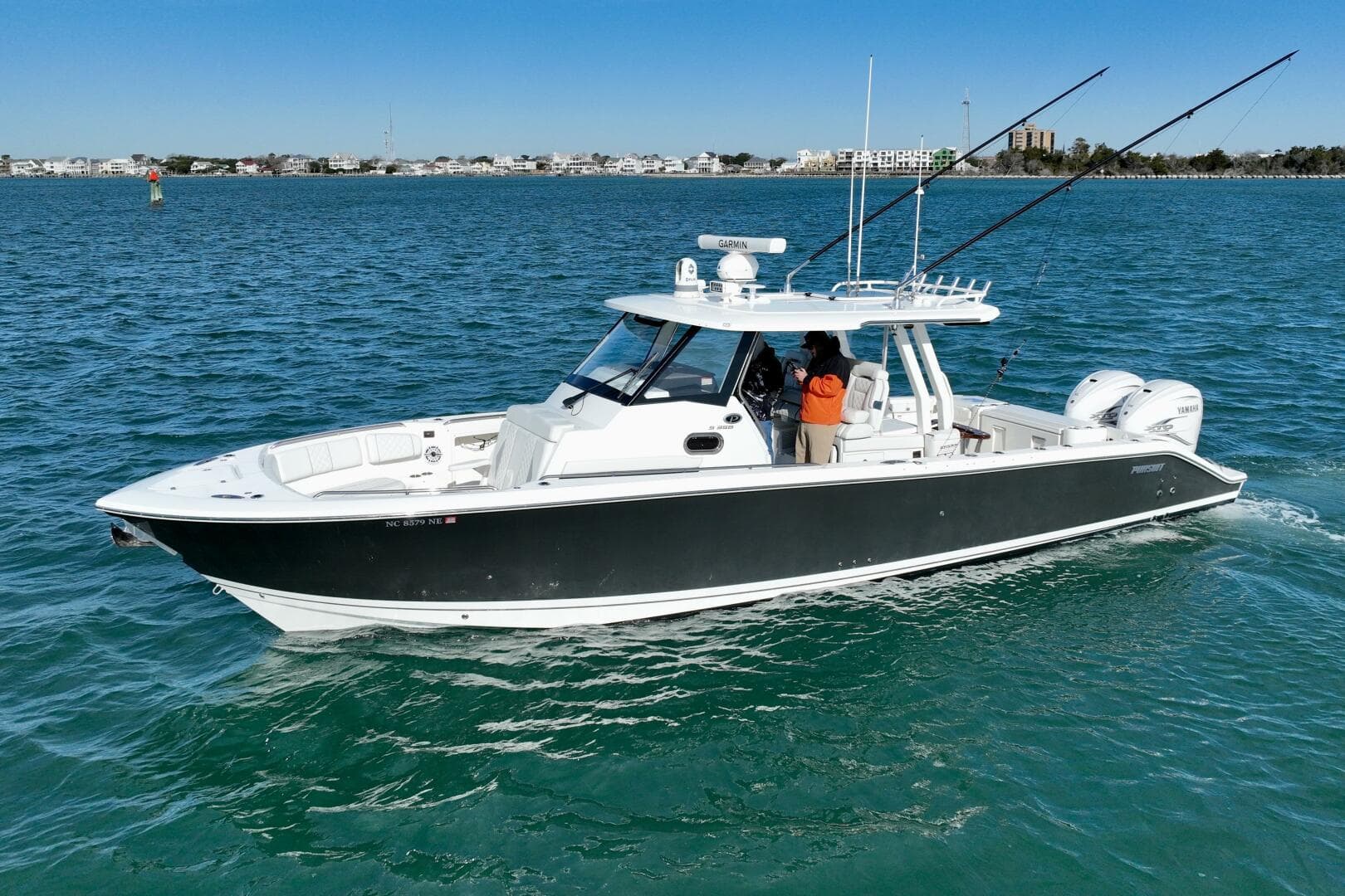 2022 Pursuit S358 — photo 2