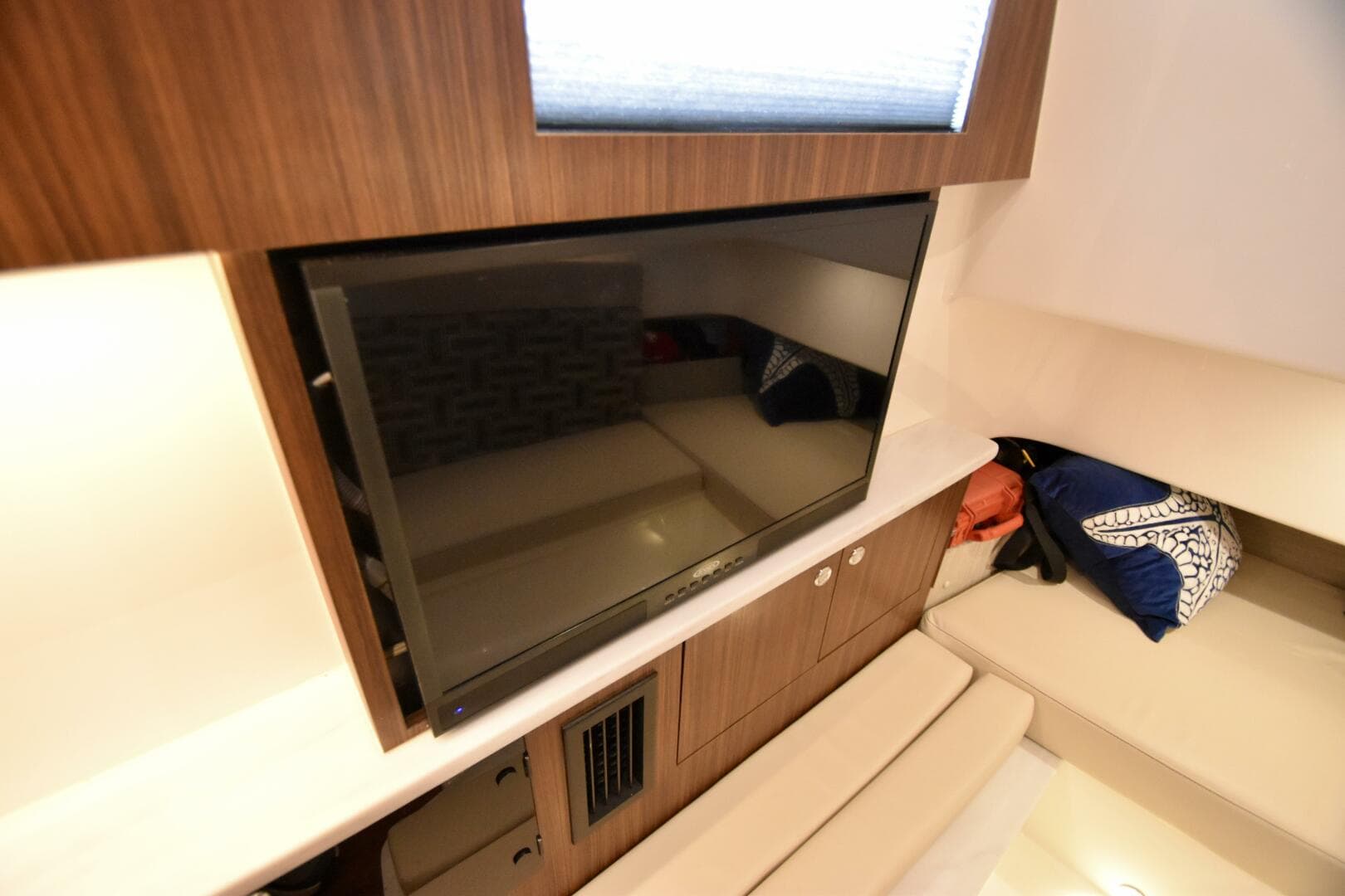 2022 Pursuit S358 — photo 76