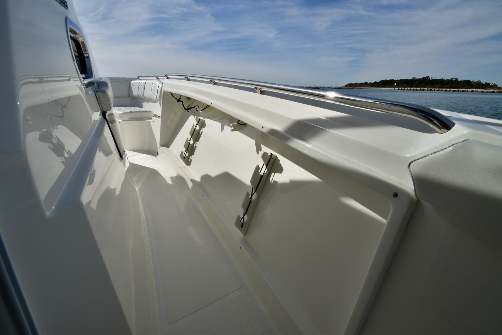 2022 Pursuit S358 — photo 27