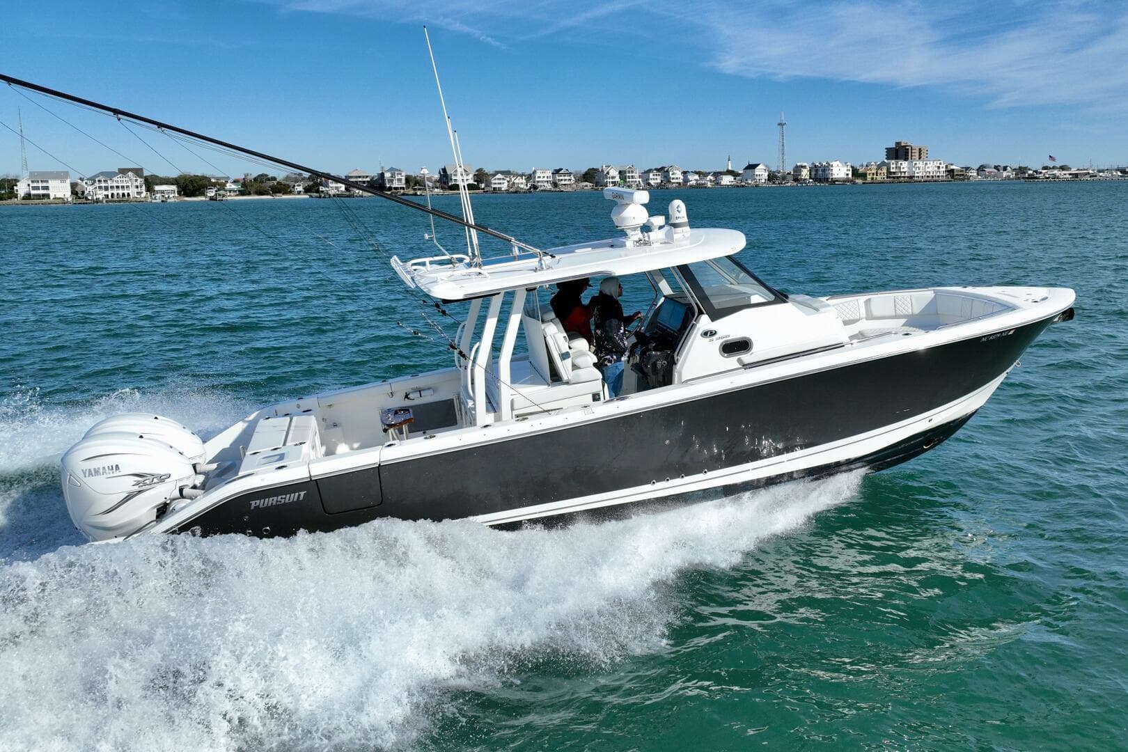 2022 Pursuit S358 — photo 13