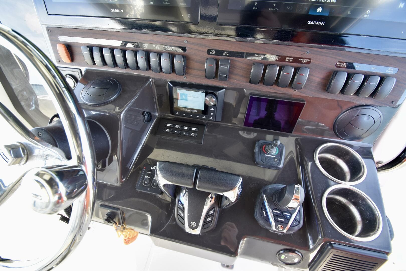 2022 Pursuit S358 — photo 33