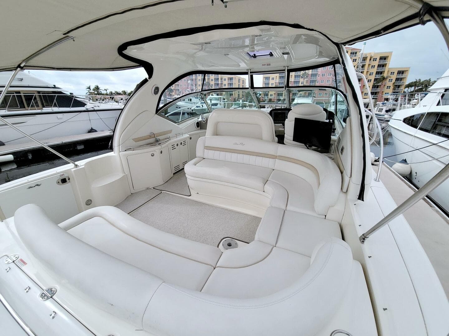 2009 Sea Ray 44 Sundancer — photo 13