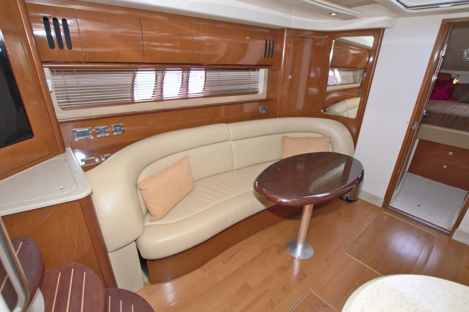 2009 Sea Ray 44 Sundancer — photo 34