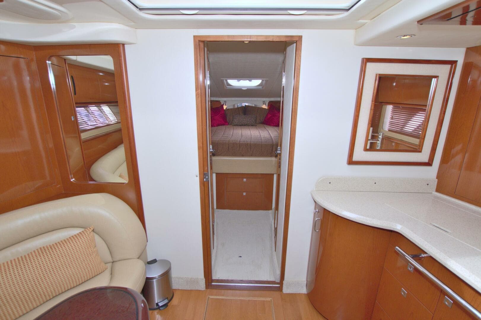 2009 Sea Ray 44 Sundancer — photo 38