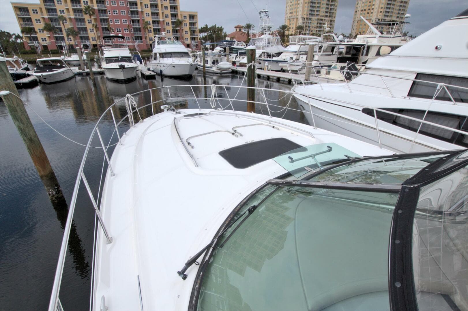 2009 Sea Ray 44 Sundancer — photo 17