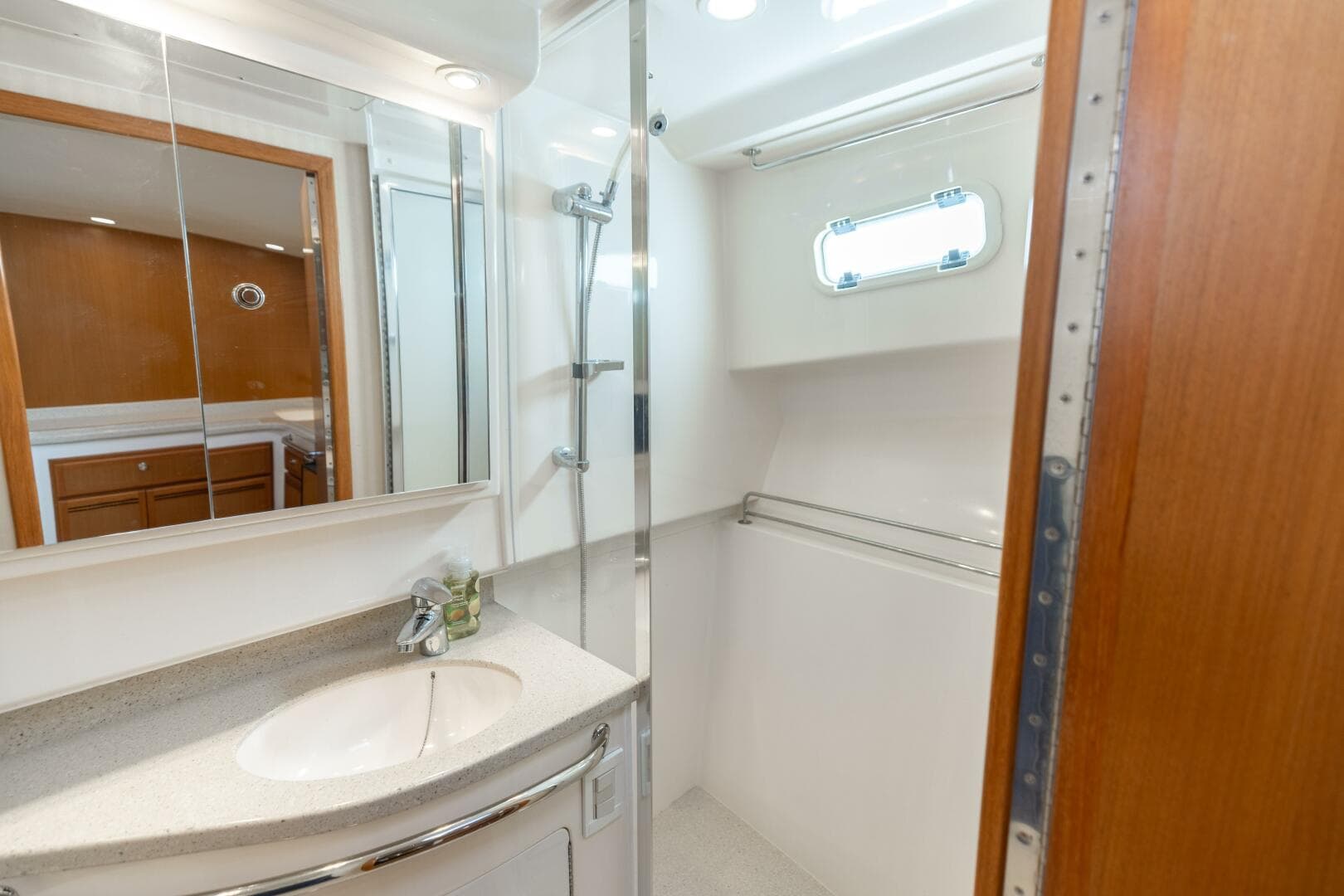 2008 Cabo 40 Express — photo 31