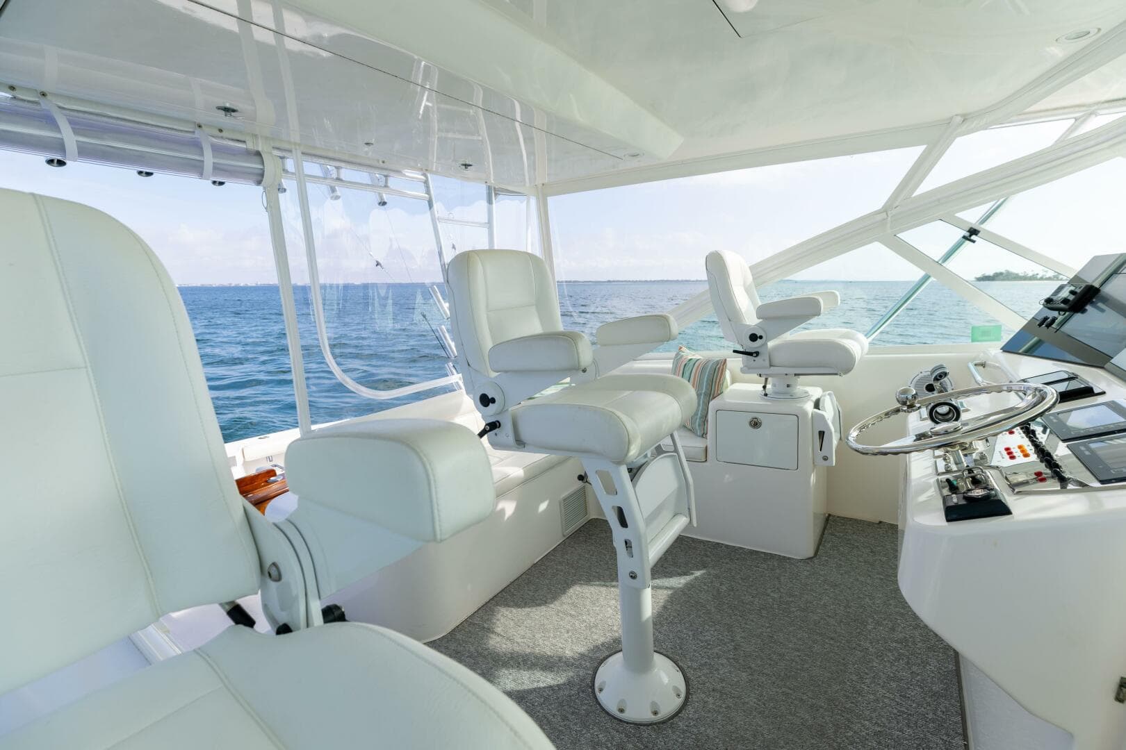 2008 Cabo 40 Express — photo 14