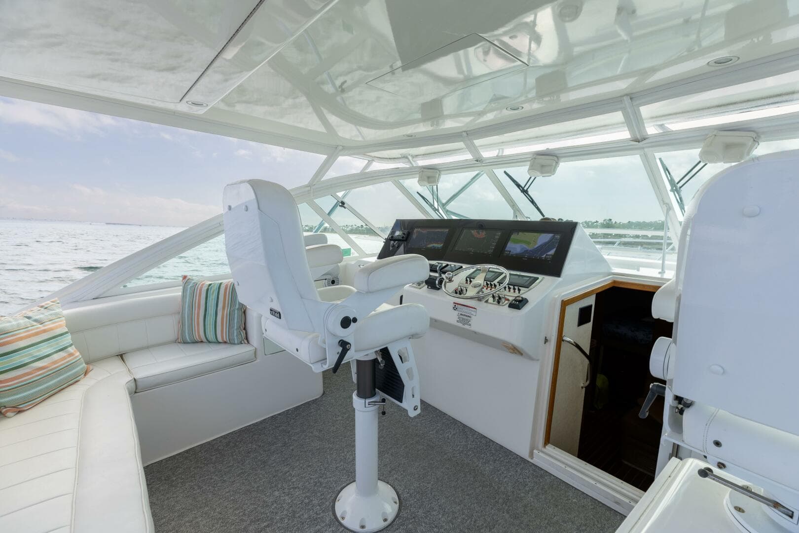 2008 Cabo 40 Express — photo 13