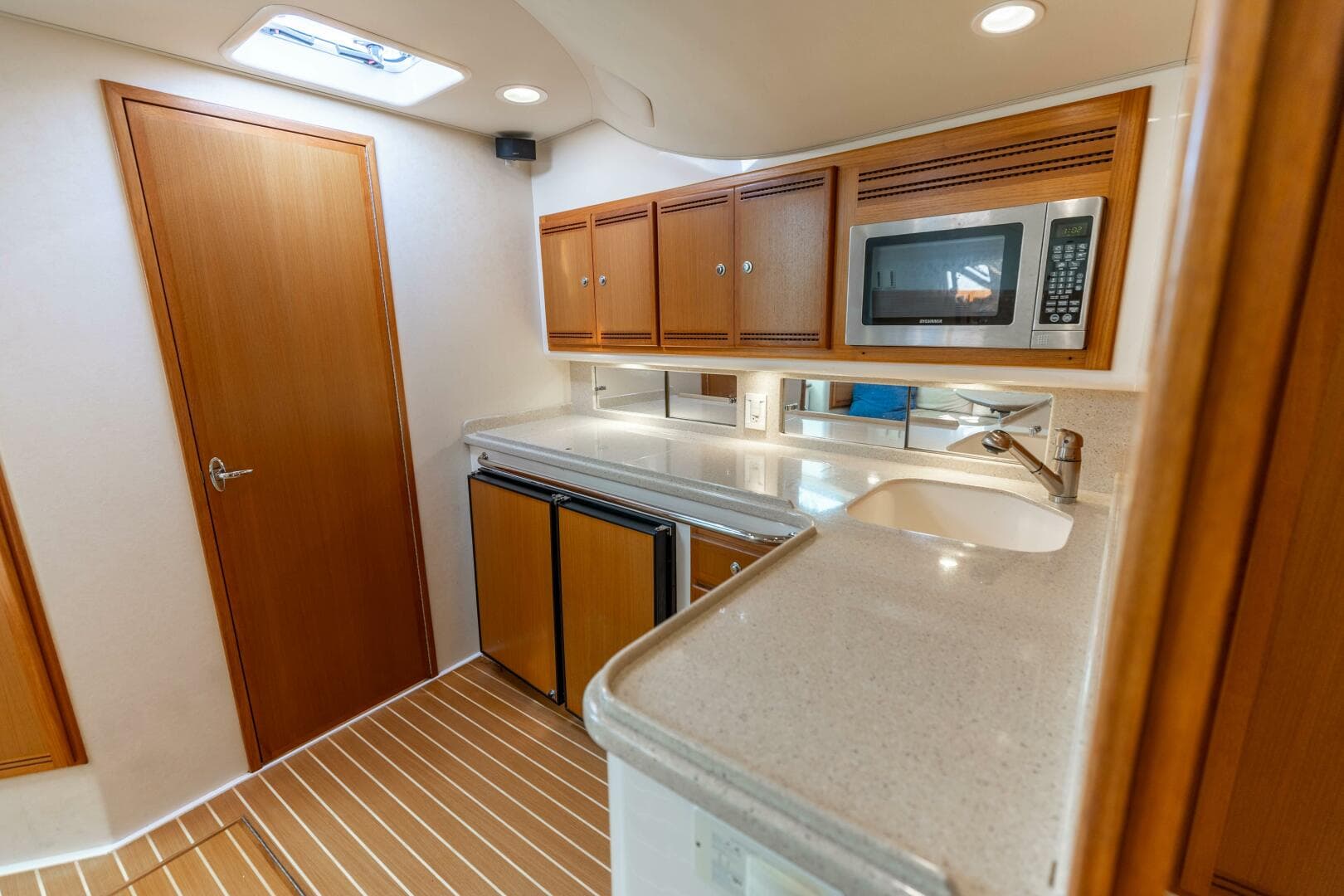 2008 Cabo 40 Express — photo 27