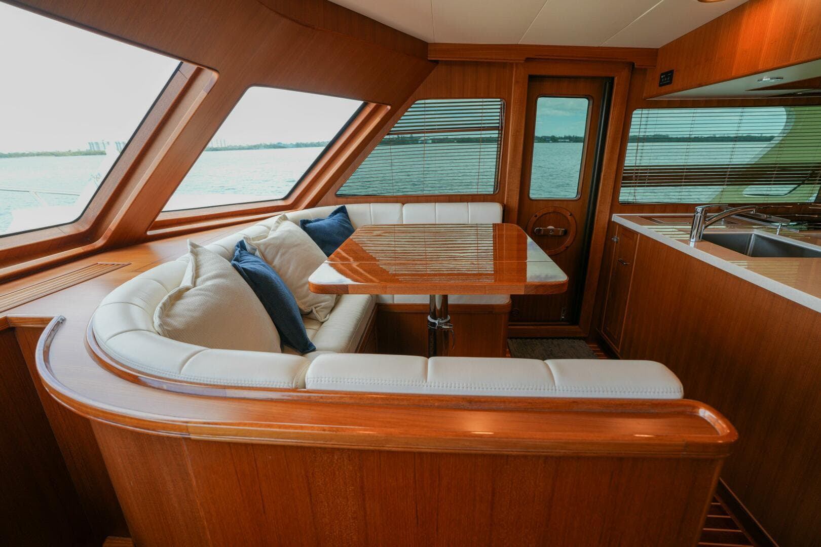 2025 Marlow Explorer 53E-Cb — photo 29