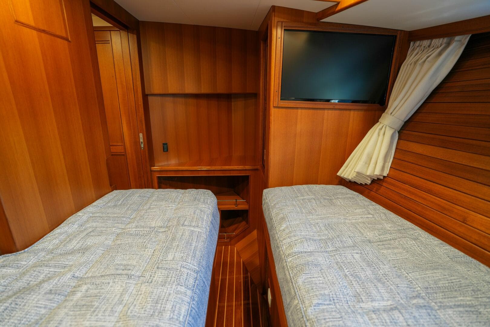 2025 Marlow Explorer 53E-Cb — photo 40