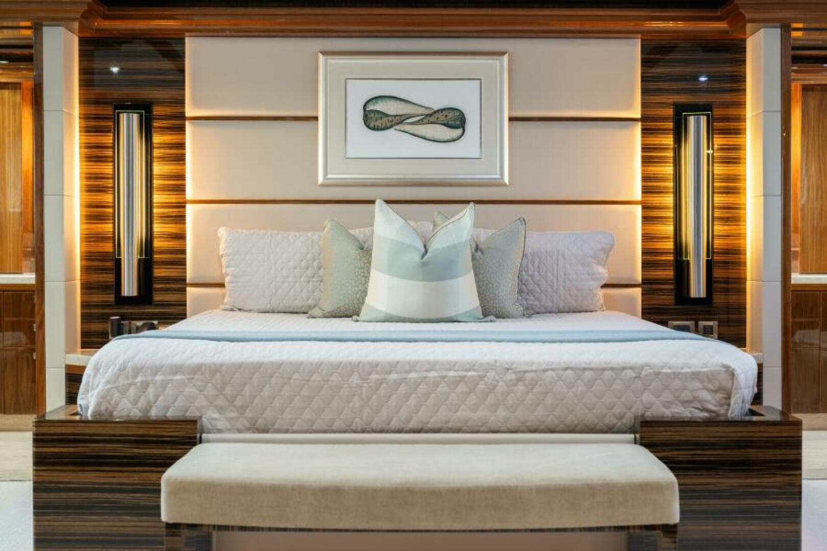 2013 Hargrave 125 Raised Pilothouse — photo 34