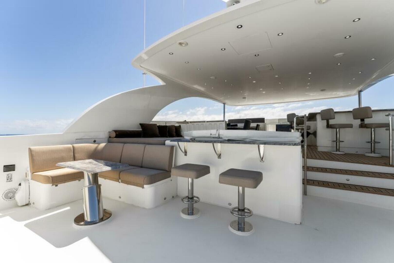 2013 Hargrave 125 Raised Pilothouse — photo 60