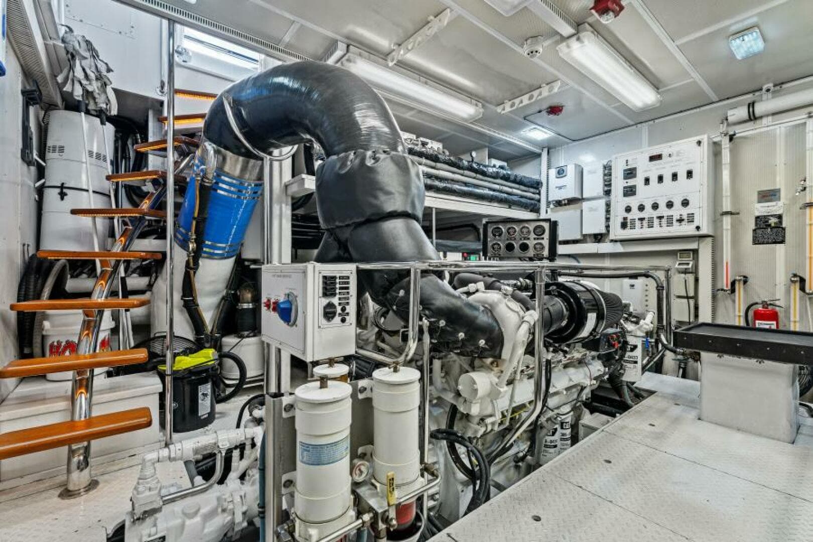 2013 Hargrave 125 Raised Pilothouse — photo 91