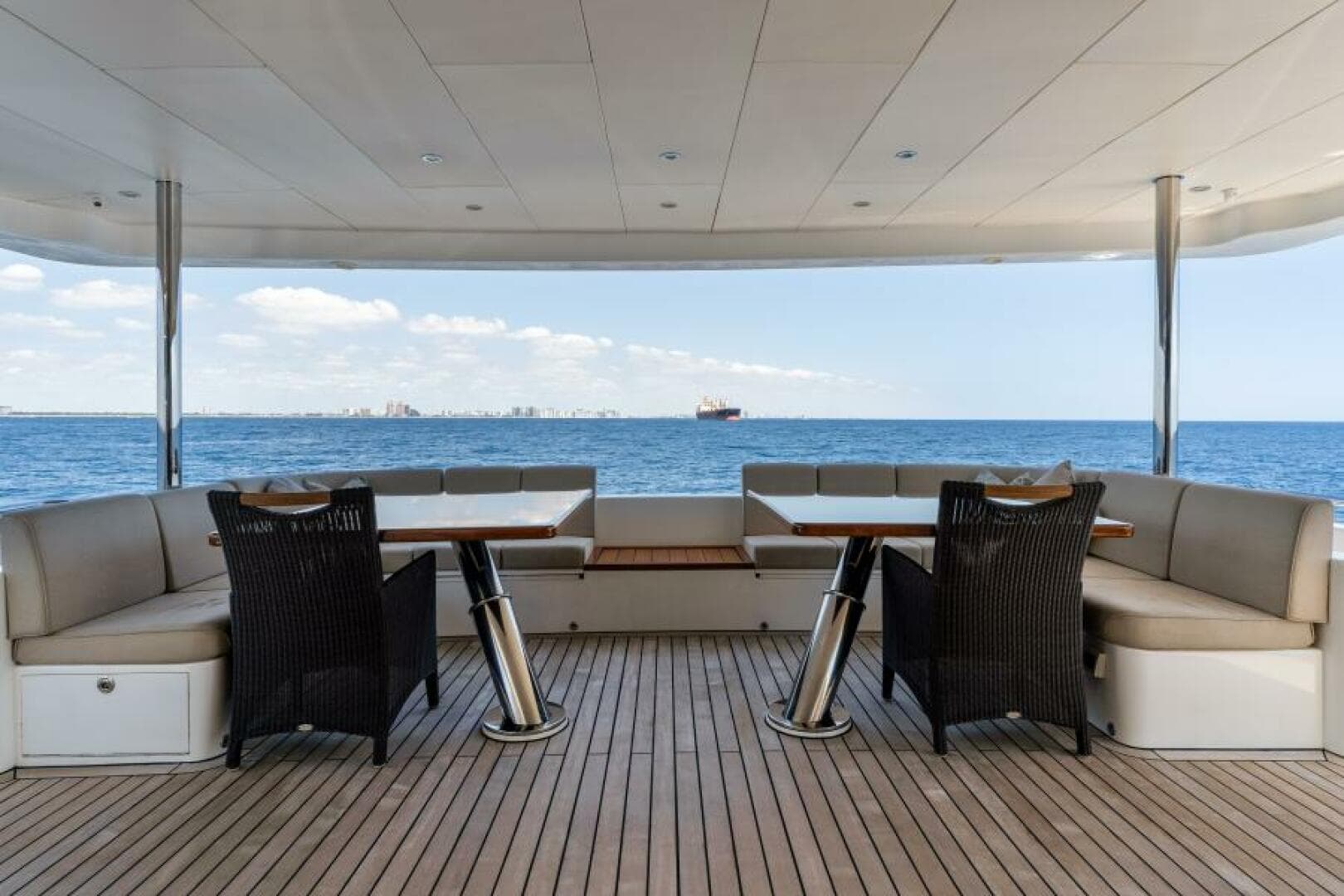 2013 Hargrave 125 Raised Pilothouse — photo 84