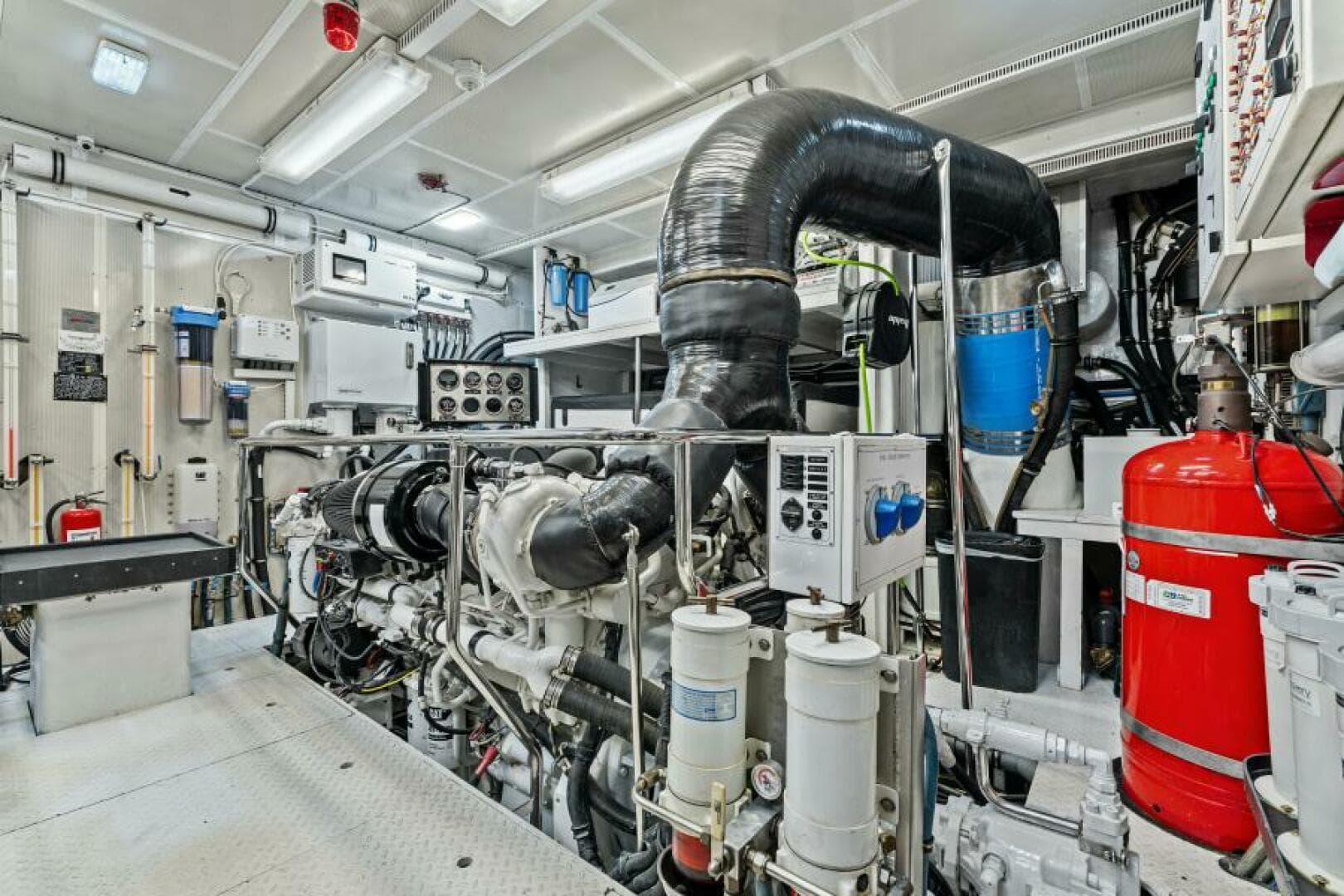 2013 Hargrave 125 Raised Pilothouse — photo 97