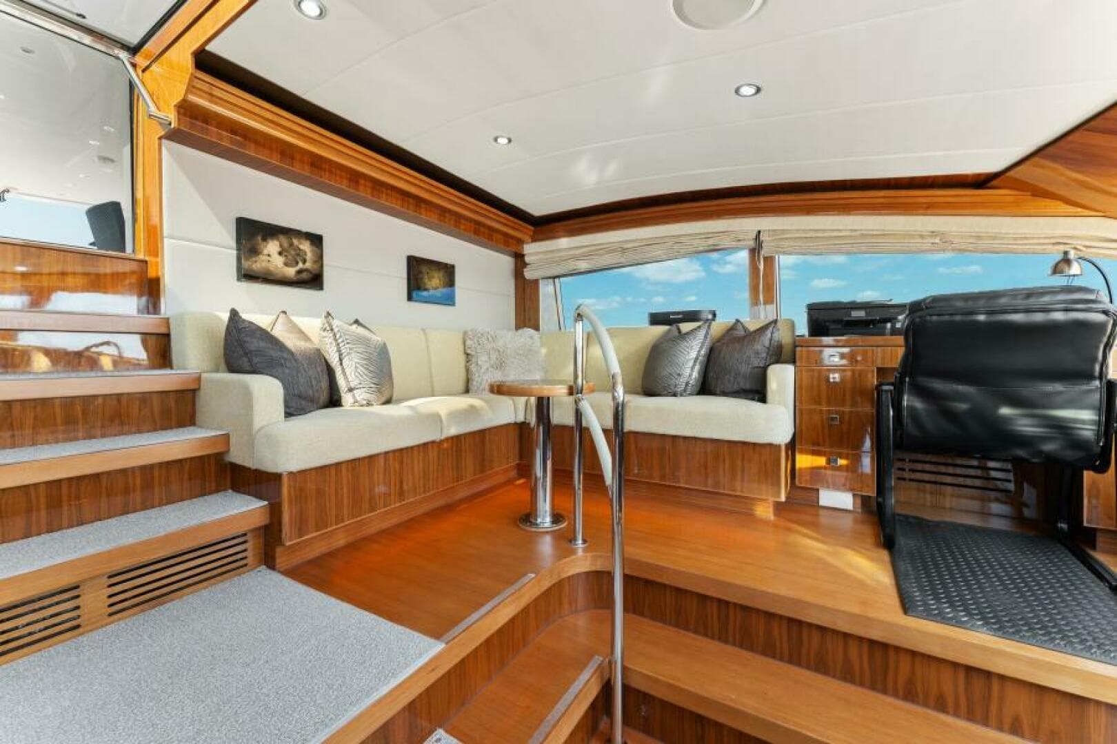 2013 Hargrave 125 Raised Pilothouse — photo 54