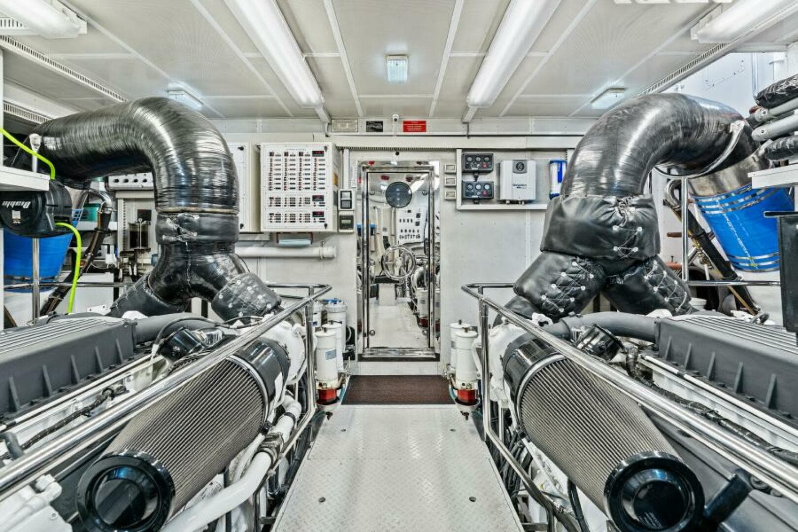 2013 Hargrave 125 Raised Pilothouse — photo 92