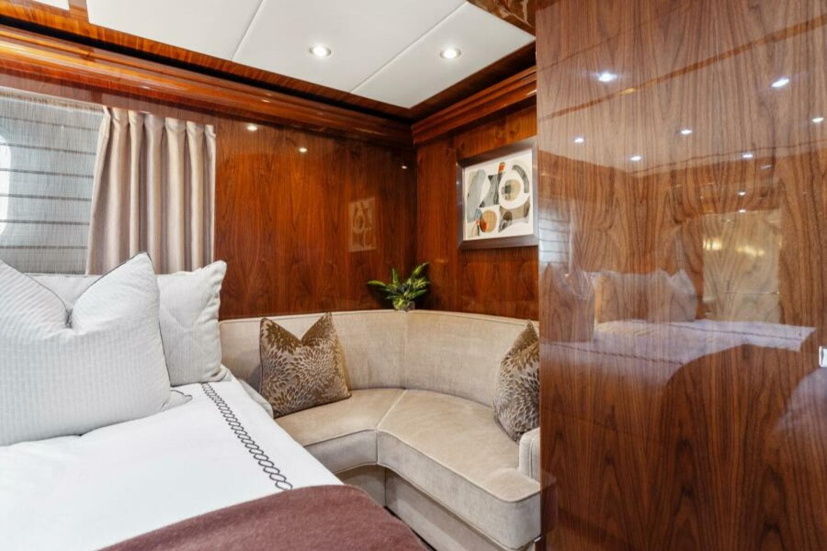 2013 Hargrave 125 Raised Pilothouse — photo 46