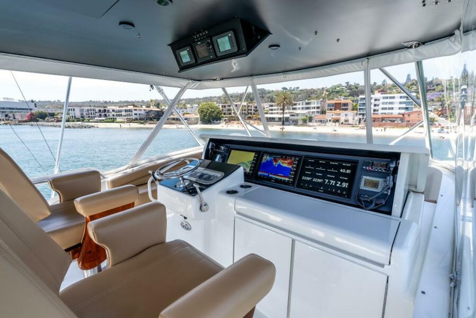 2004 Hatteras 54 Convertible — photo 34