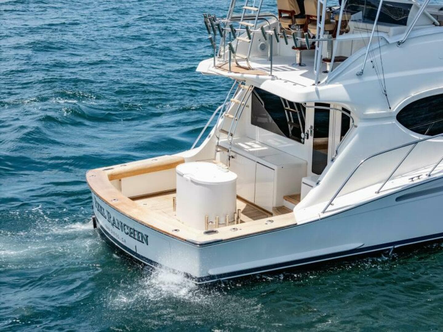 2004 Hatteras 54 Convertible — photo 50