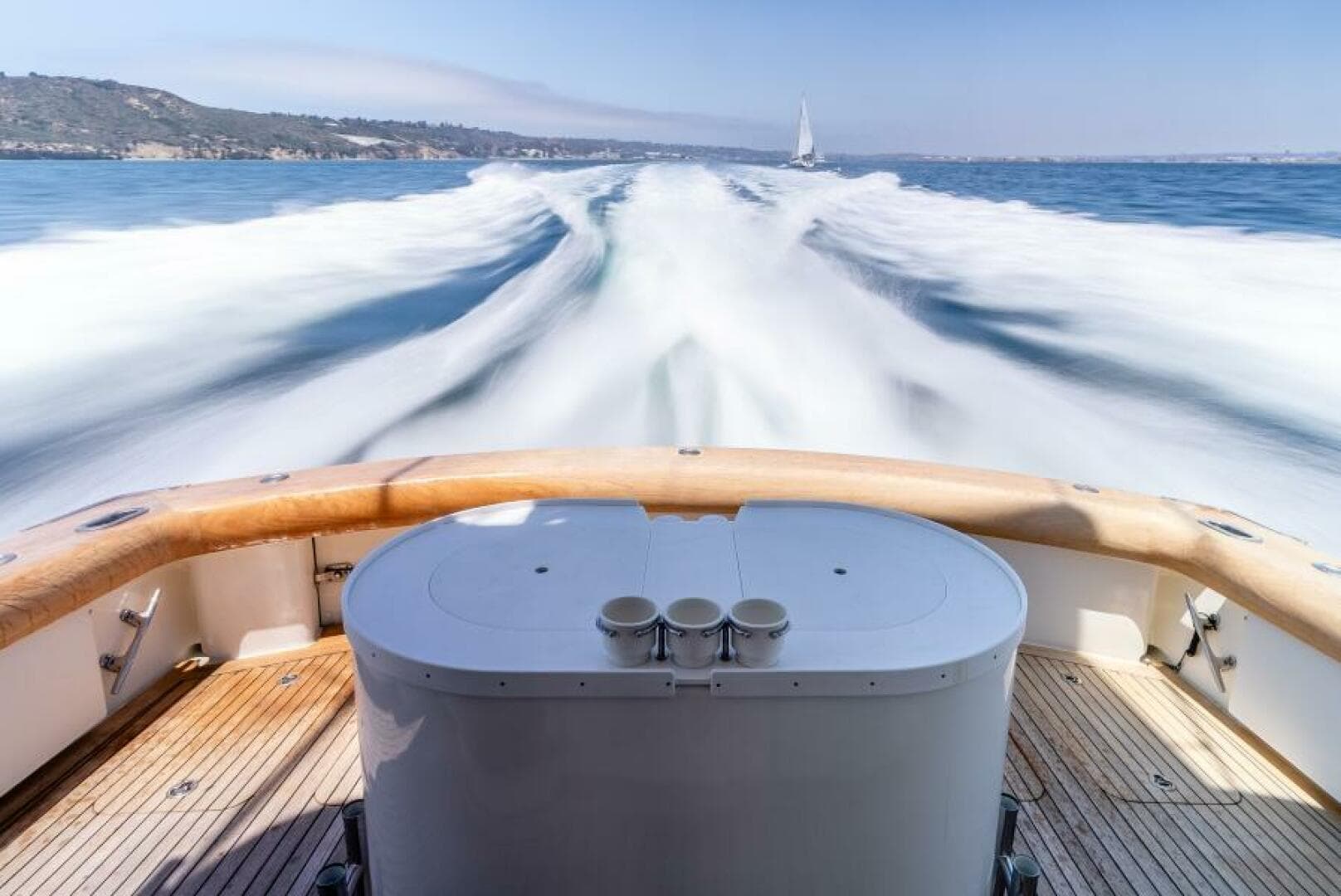 2004 Hatteras 54 Convertible — photo 6