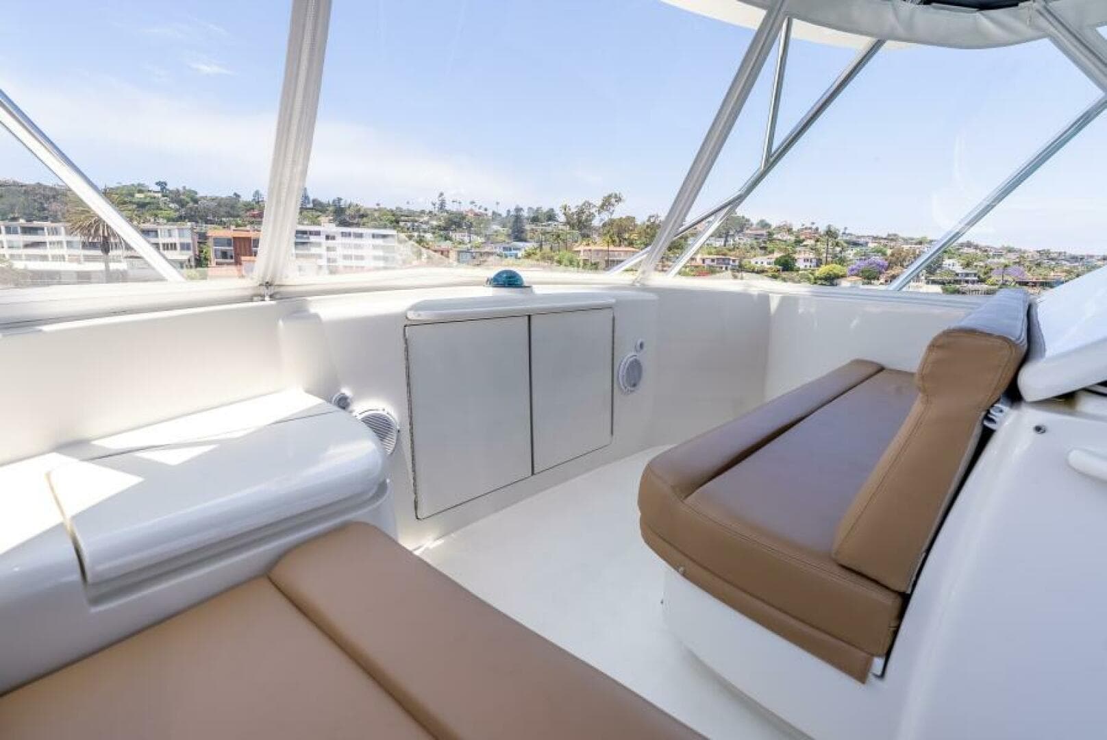 2004 Hatteras 54 Convertible — photo 36