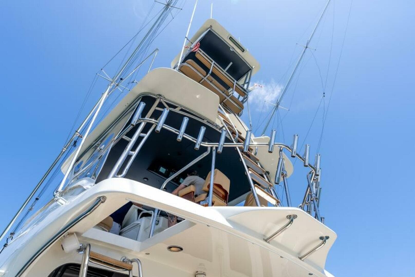 2004 Hatteras 54 Convertible — photo 32